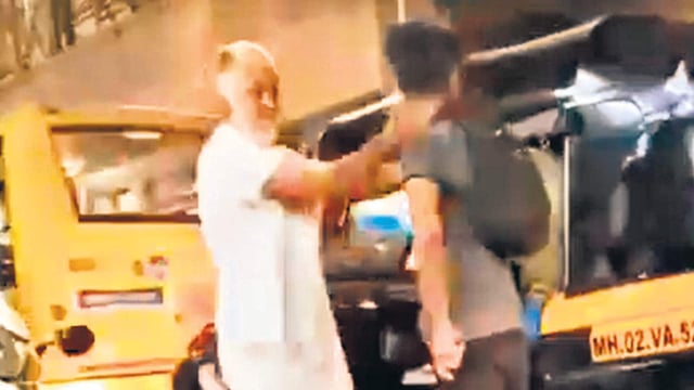 RTO seizes rickshaw after driver caught assaulting boy over unpaid fare