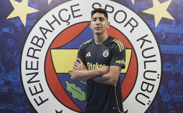 Edson Álvarez jugará en condición de cedido por West Ham durante un año.
