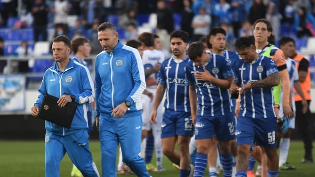 El Tomba sumó la cuarta derrota al hilo bajo la dirección de Ribonetto. El equipo se retiró del Gambarte bajo una fuerte silbatina.