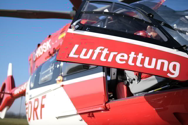 Mit einem Hubschrauber wurde das dreijährige Kind in ein Krankenhaus geflogen. (Symbolbild)