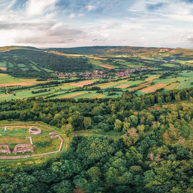 Ausflugsziel in Unterfranken - Osterburg in der Rhön