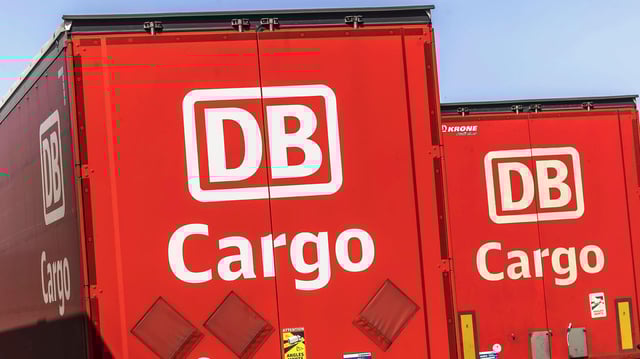 Fahrzeugcontainer des Logistik Unternehmens DB Cargo.