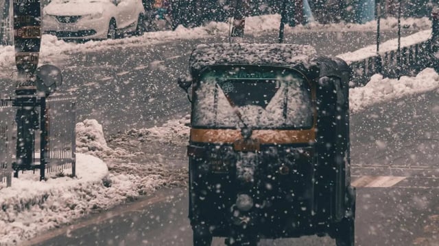 'Gareeb Aadmi Sapne Nahi Dekhta': Gujarat Auto Driver Who Works 14–16 Hours Shares Words That Hit Hard
