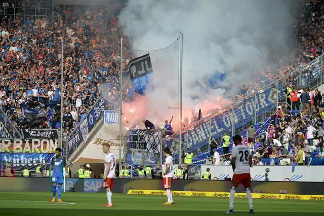 Zuletzt zündelten die HSV-Fans im April 2018 in Hoffenheim. Auch diesmal wird der Hamburger Anhang zahlreich vertreten sein.