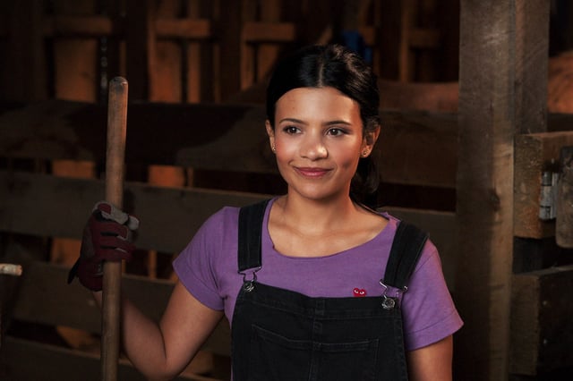 Nikki Rodriguez as Jackie in episode 203 of My Life with the Walter Boys. 