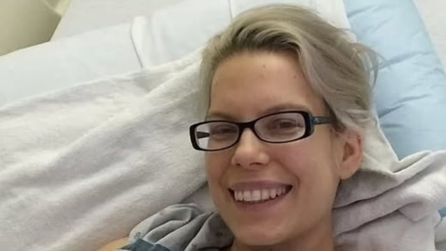 La historia de la mujer con cáncer terminal que transformó su vida y se acostó con 200 hombres antes de morir.