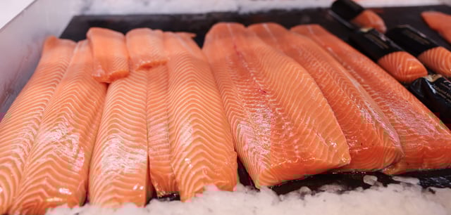 Lachs ist mit einem Anteil von 22,6 Prozent der beliebteste Fischeinkauf der Deutschen