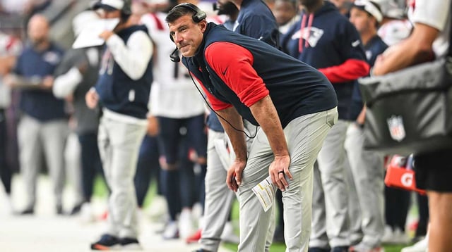 Aug 16, 2025; Minneapolis, Minnesota, USA; New England Patriots head coach Mike Vrabel looks on during the second quarter against the Minnesota Vikings at U.S. Bank Stadium. Mandatory Credit: Jeffrey Becker-Imagn Images