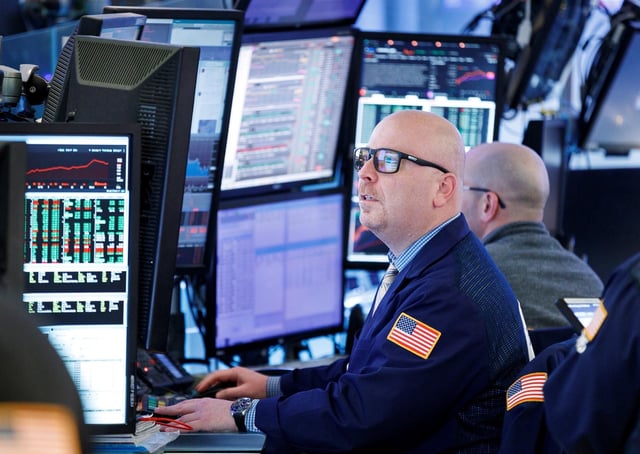 Wall Street comienza la semana en rojo con su mirada puesta en informe de Nvidia