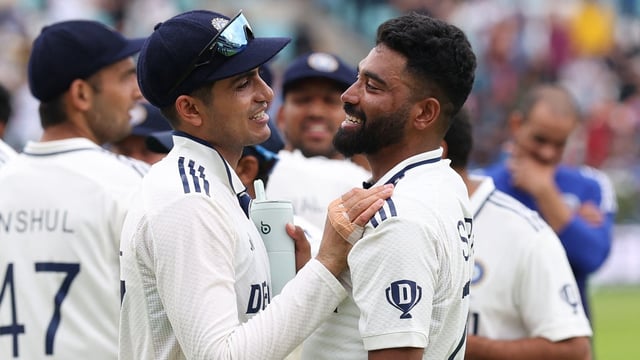  Mohammed Siraj celebrates with Shubman Gill after India won the match to draw the Test series in England.