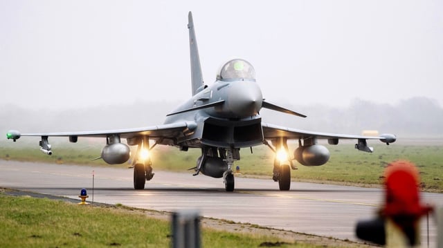 Die Nato hat wegen des Anflugs eines russischen Aufklärungsflugzeugs über der Ostsee zwei deutsche Eurofighter alarmiert.