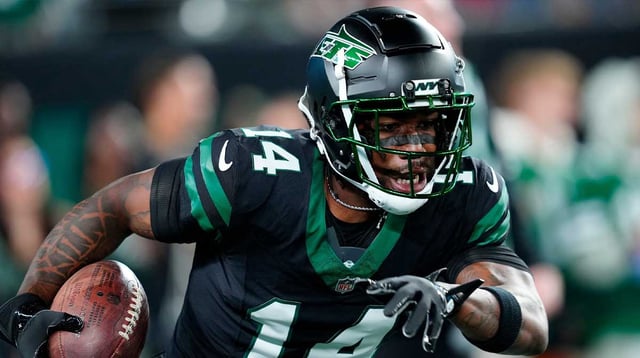 New York Jets wide receiver Malachi Corley (14) is shown as he prepares for the game, Thursday, October 31, 2024, in East Rutherford. Kevin R. Wexler-NorthJersey.com / USA TODAY NETWORK via Imagn Images