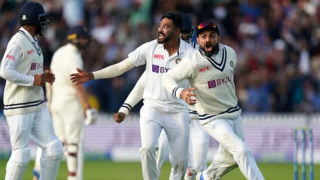 Mohammed Siraj Virat Kohli AP