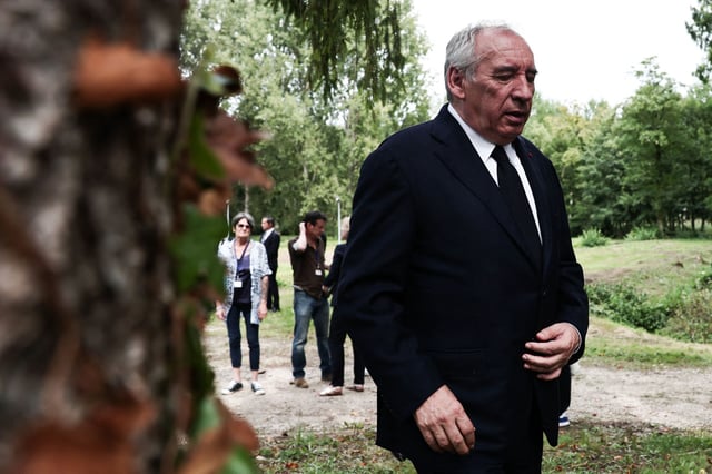 François Bayrou à l’université d’été de la CFDT, le 26 août, à Boissy-la-Rivière (Essonne), au lendemain de l’annonce du vote de confiance pour le 8 septembre.