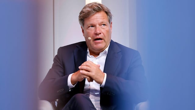 Berlin – Jetzt kommt die Retourkutsche zum Rüpel-Abschied! Ex-Wirtschaftsminister Rober...