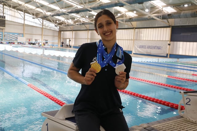 La nadadora Agostina Hein, en el natatorio del Cenard, con LA NACION, tras su destacada actuación en el Mundial Juvenil de Rumania y en los Panamericanos Junior de Asunción