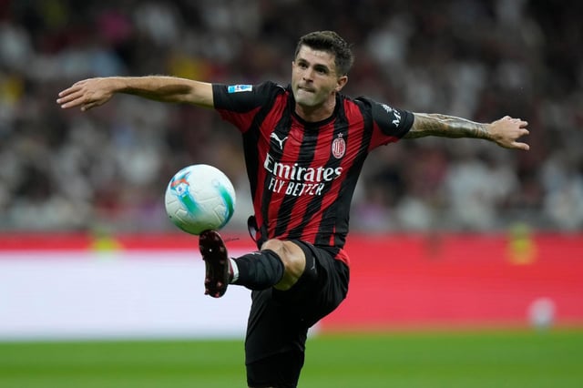 El estadounidense Christian Pulisic del AC Milan en acción durante el encuentro de la Serie A ante el Cremonese en San Siro el sábado 23 de agosto del 2025. (AP Foto/Luca Bruno)