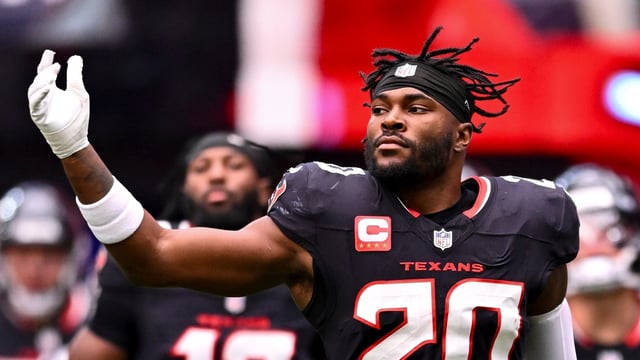 Houston Texans safety Jimmie Ward (20) enters the field prior to the game against the Miami Dolphins 