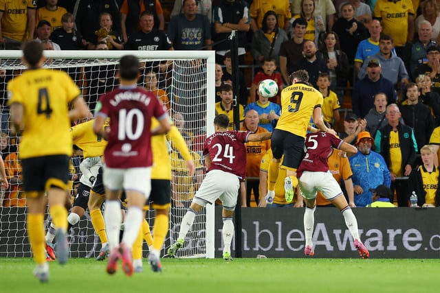 Soccer Football - Carabao Cup - Second Round - Wolverhampton Wanderers v West Ham United - Molineux Stadium, Wolverhampton, Britain - August 26, 2025 Wolverhampton Wanderers' Jorgen Strand Larsen scores their third goal Action Images via Reuters/Andrew Boyers