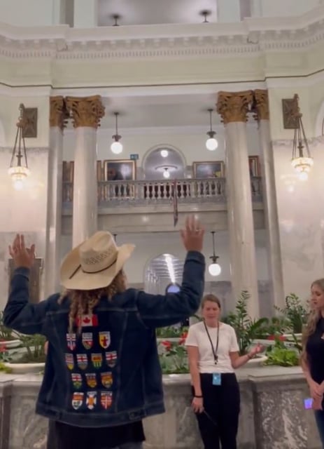 A video posted on social media shows controversial American Christian singer Sean Feucht holding a worship session in the rotunda of the Alberta legislature on Friday.