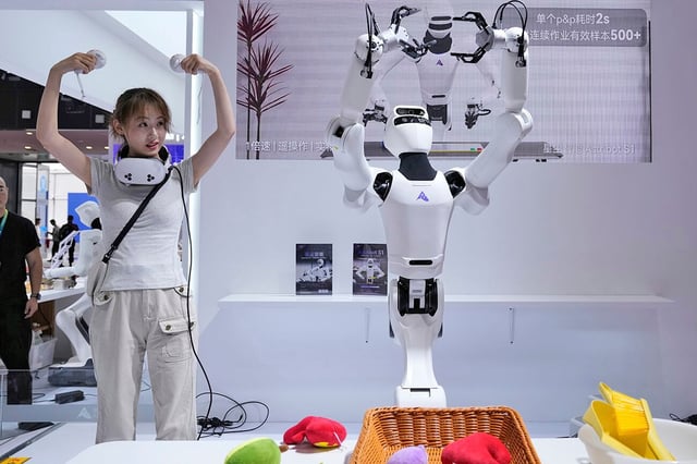 FERIA EN CHINA. Semanas atrás se realizó la décima edición de la Conferencia Mundial de Robótica en Beijing. La principal atracción fueron los robots humanoides. (AP)