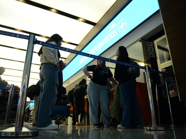 06-09-2024 - Buenos Aires 
Paro de pilotos Aerolíneas Argentinas en el Aeropuerto Ezeiza. Foto: Luciano Thieberger. FTP CLARIN LTH_6841.jpg Z Invitado