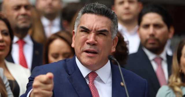 El presidente del Senado, Gerardo Fernández Noroña, aseguró este martes que el Partido de la Revolución Institucional (PRI) perderá su lugar en la Mesa Directiva de la Cámara alta tras la salida del Senador de Puebla, Néstor Camarillo Medina, de la bancada tricolor. Foto: Daniel Augusto, Cuartoscuro
