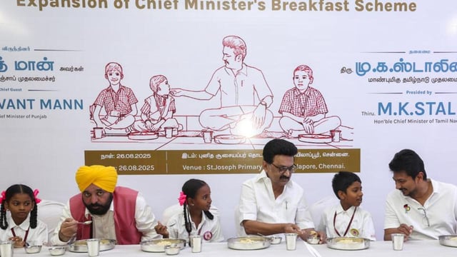 Tamil Nadu chief minister MK Stalin, his Punjab counterpart Bhagwant Mann and deputy CM Udhayanidhi Stalin eat with students during the inauguration of the expansion of ‘Chief Minister’s Breakfast Scheme’ in Chennai on Tuesday (PTI)