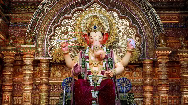 Happy Ganesh Chaturthi 2025 LIVE: Schools Closed Across Several States, Mumbai Embraces To Welcome Bappa Today