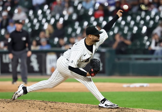 Chicago White Sox starting pitcher Martín Pérez (54) delivers to the Kansas City Royals in the seventh inning of a game at Rate Field in Chicago on Aug. 26, 2025.  (Chris Sweda/Chicago Tribune)