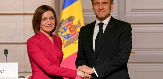Le président Emmanuel Macron et son homologue moldave Maia Sandu à l'Elysée, le 10 mars 2025 à Paris