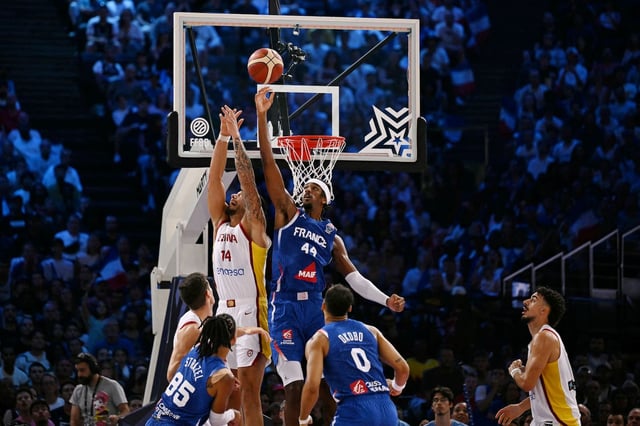 Pendant un match amical France-Espagne, remporté 78-73 par les Bleus, à Paris le 16 août.