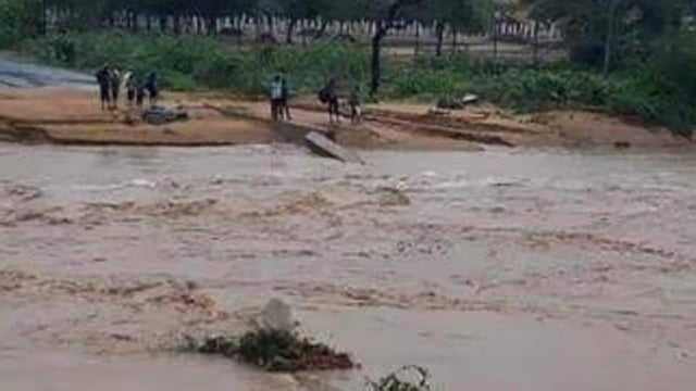 Five members managed to save themselves by climbing onto the van, while four others drowned in the river. (Representative photo)