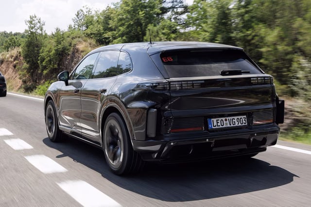 Elektrischer Porsche Cayenne kommt mit 400 kW Ladeleistung