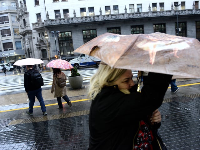 19-08-2025 Buenos Aires -Alerta por tormentas en AMBA: hasta cuándo siguen las lluvias. Martes con lluvias y máximas de 16 grados según el Servicio Meteorológico que emitió una alerta naranja para otras nueve provincias. Foto: Luciano Thieberger. - FTP CLARIN LTH_2495.jpg Z Invitado