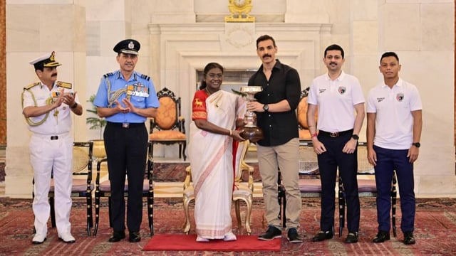 NorthEast United FC Receives The President's Cup From President Droupadi Murmu | Image:  X/@rashtrapatibhvn