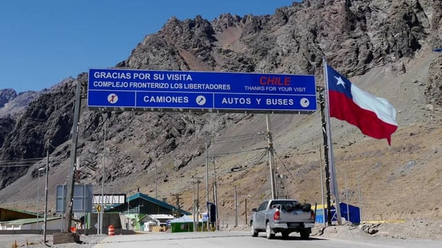 ¿Qué dicen en Chile sobre los ataques a ciudadanos y vehículos argentinos?