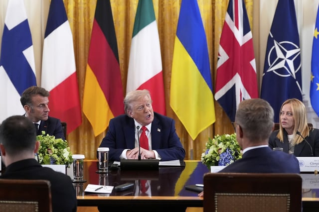 U.S. President Donald Trump speaks at a meeting with Ukrainian President Volodymyr Zelenskyy and European leaders at the White House, Washington, Aug. 18, 2025 (AP photo by Alex Brandon).