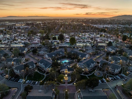 Cypress Point in Ventura, Calif., offers 268 apartments, a barbecue and picnic area, fitness center, clubhouse and covered parking.