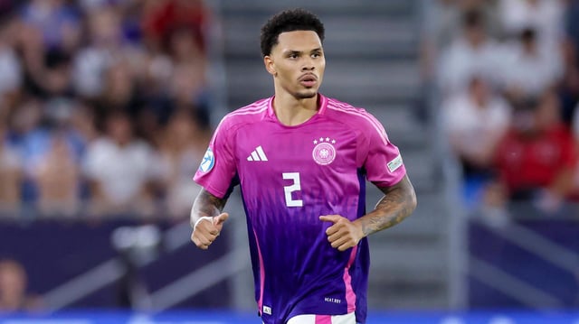 Nnamdi Collins rückt von der U21 in die A-Nationalmannschaft auf.