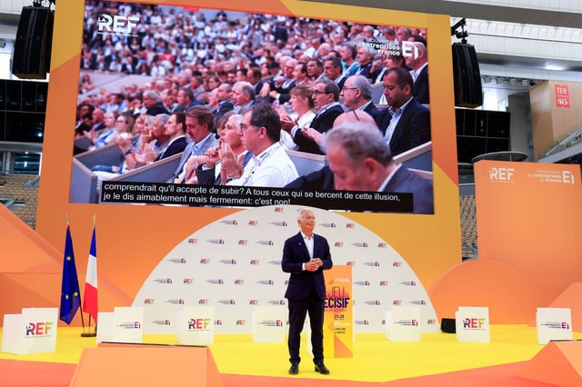 Devant les entrepreneurs réunis à Roland-Garros ce 27 août, le « patron des patrons », Patrick Martin, s’en est pris aux « fantasmes entretenus sur les aides aux entreprises ».