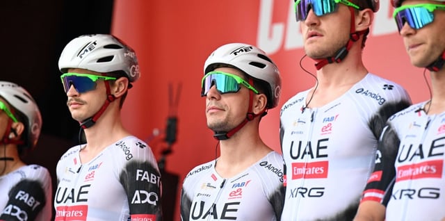 UAE vince la crono a squadre della Vuelta, Vingegaard di nuovo leader in maglia rossa