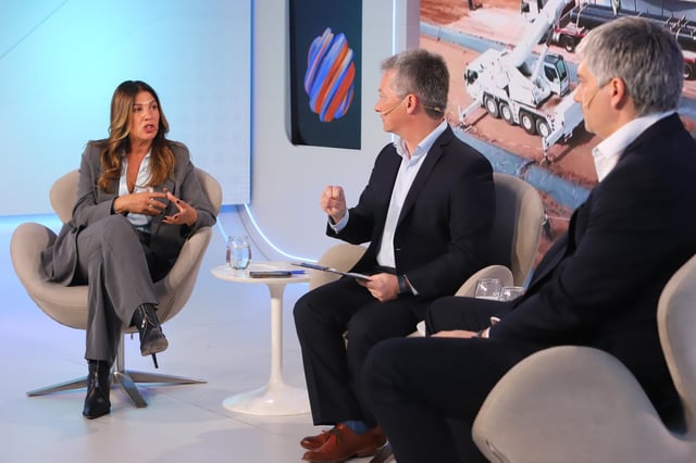 María Verónica Argañaraz (Naturgy Argentina), Pablo Fernández Blanco (LA NACION) y Mauricio Roitman (Energeia)