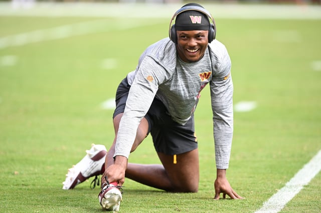 Terry McLaurin #17 of the Washington Commanders warms up prior to a game against the New York Giants at Northwest Stadium on September 15, 2024 in Landover, Maryland.