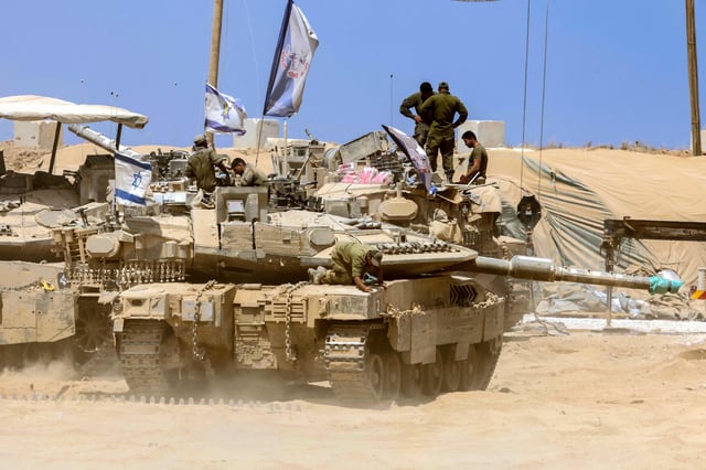 El ejército israelí intensificó sus operaciones alrededor de la ciudad de Gaza el 27 de agosto, mientras el presidente Donald Trump se preparaba para organizar una reunión en la Casa Blanca sobre los planes de posguerra para el destrozado territorio palestino