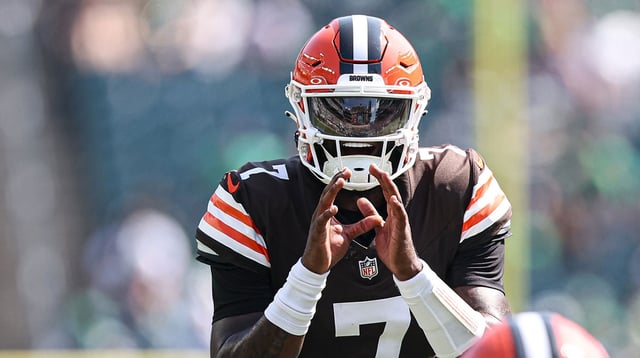 Aug 16, 2025; Philadelphia, Pennsylvania, USA; Cleveland Browns quarterback Tyler Huntley (7) prepares to run a play against the Philadelphia Eagles at Lincoln Financial Field. Mandatory Credit: Bill Streicher-Imagn Images
