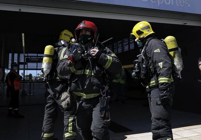 Efectivos de bomberos de Málaga equipados