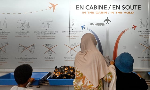 Un an et 9 mois après l'arrestation et la détention du romancier franco-algérien Boualem Sansal par Alger, la France a décidé de commencer à réduire le nombre de visas face au raidissement du régime algérien.