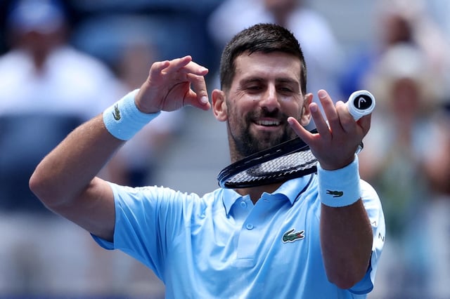 Novak Djokovic celebra su triunfo contra Zachary Svajda en el US Open.