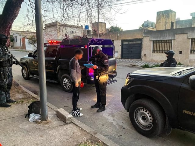 Fuerza Policial Antinarcotráfico realizó un operativo en varios barrios de la Ciudad de Córdoba. San Vicente, Córdoba.